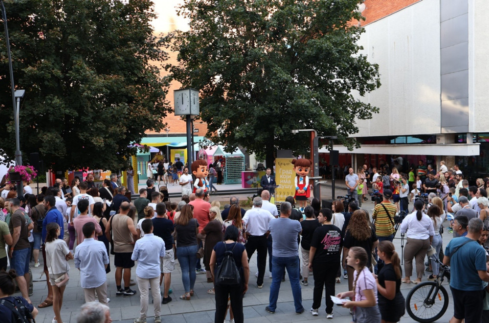 Paviljon igre razigrao Vranje: Pesma, igra i osmesi obeležili EXPO karavan FOTO/VIDEO