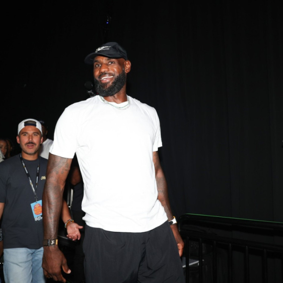 Lebron Džejms zvanično u Filadelfiji – otkriveno koji će broj da nosi na dresu VIDEO