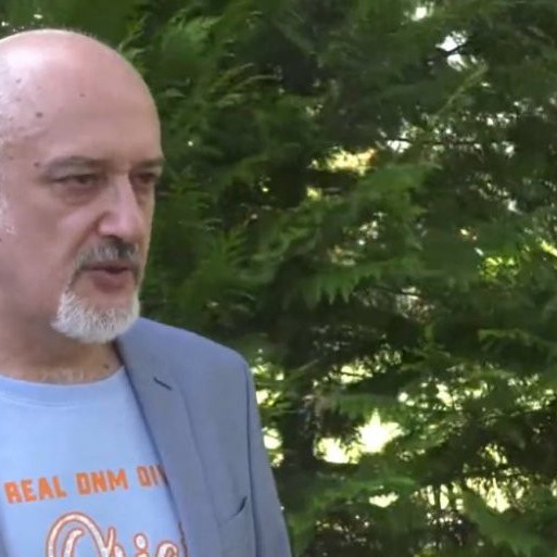 Još jedan sa "studentske" liste koji napada svakog ko im se nađe na putu; Panić izvređao novinarku FOTO