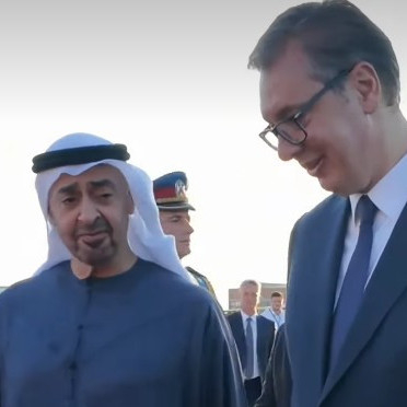Vučić dočekao šeika bin Zajeda u Beogradu: Jedan od najvažnijih ljudi svetske politike u Srbiji VIDEO