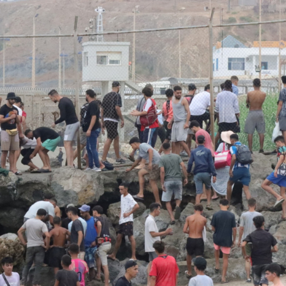 Veliki broj migranata ušao u Seutu; Susedna zemlja pojačava kontrolu