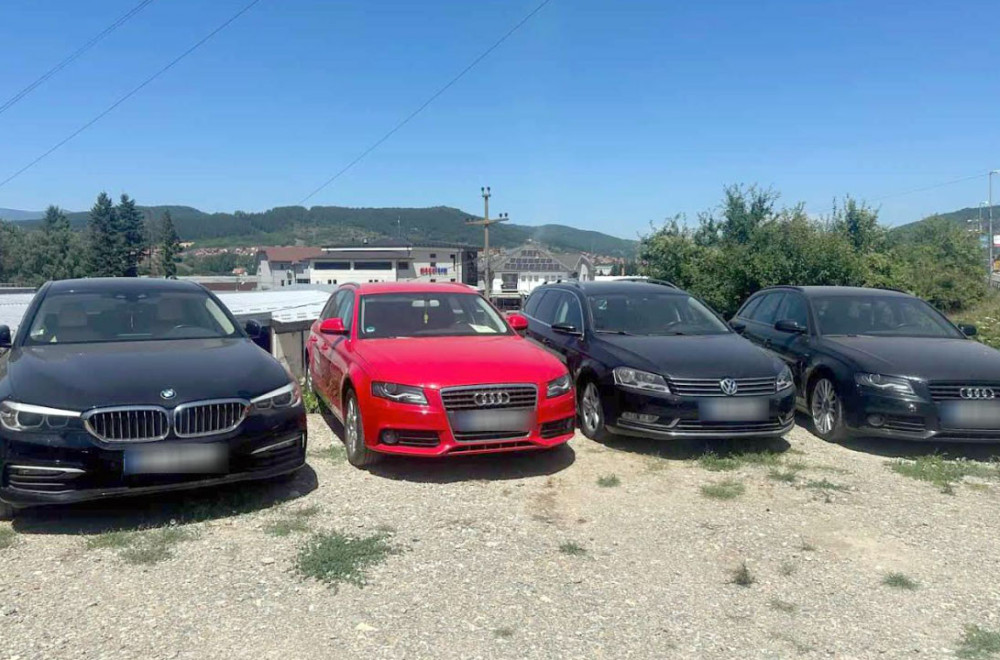Oduzeta 52 vozila na auto-placevima u Novom Pazaru: Četvorica uhapšena