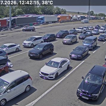 Svi gledaju u ovu kolonu dugu skoro sedam kilometara na granici ka Srbiji: Turisti čekaju na 35 stepeni