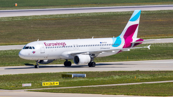 Grom udario u avion sa 106 putnika
