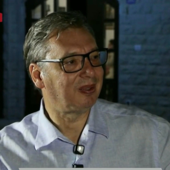 Od sutra niže cene lekova; Vučić: "Stižu najnoviji lekovi protiv raka"; "Država odvaja 100 miliona evra"