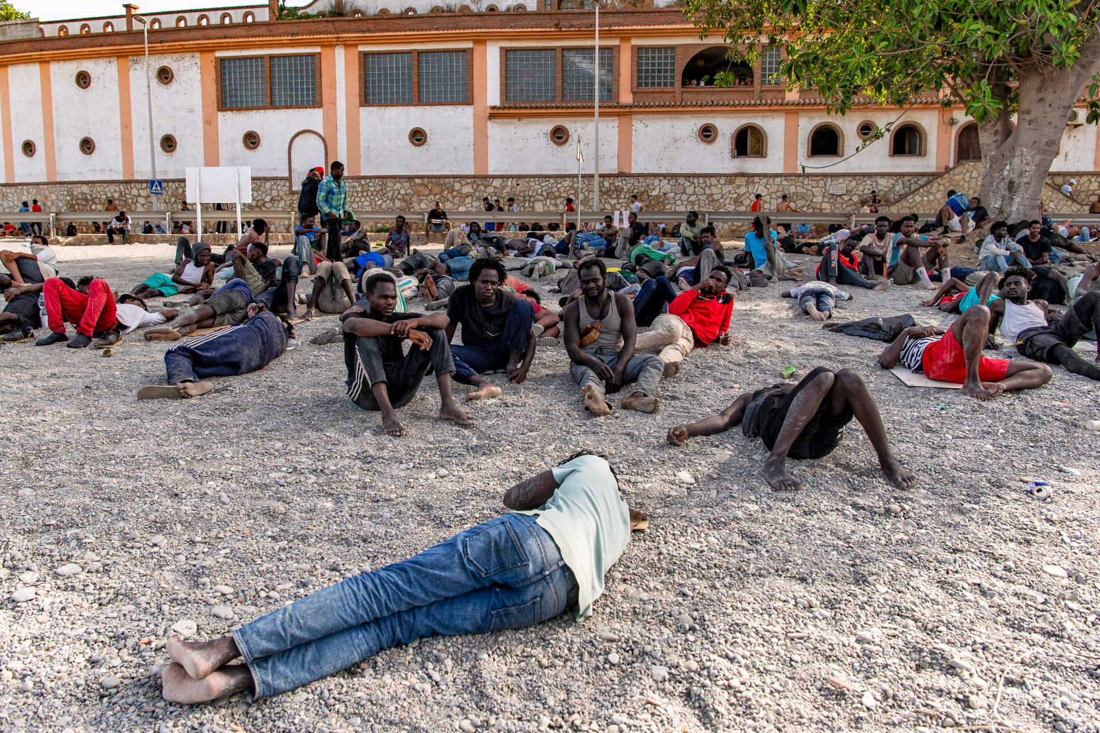 Haos na vratima Evrope: 70 uhapšenih nakon masovnog upada migranata FOTO