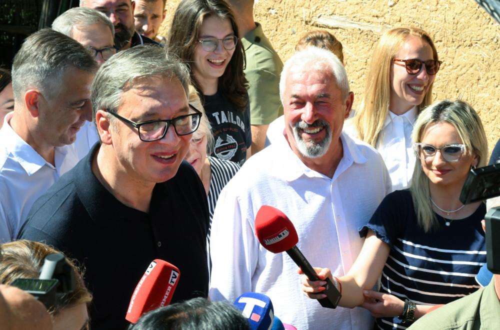 Vučić se zahvalio domaćinima u Temskoj na srdačnom dočeku: Stvaramo uslove da deca ostanu ovde da žive