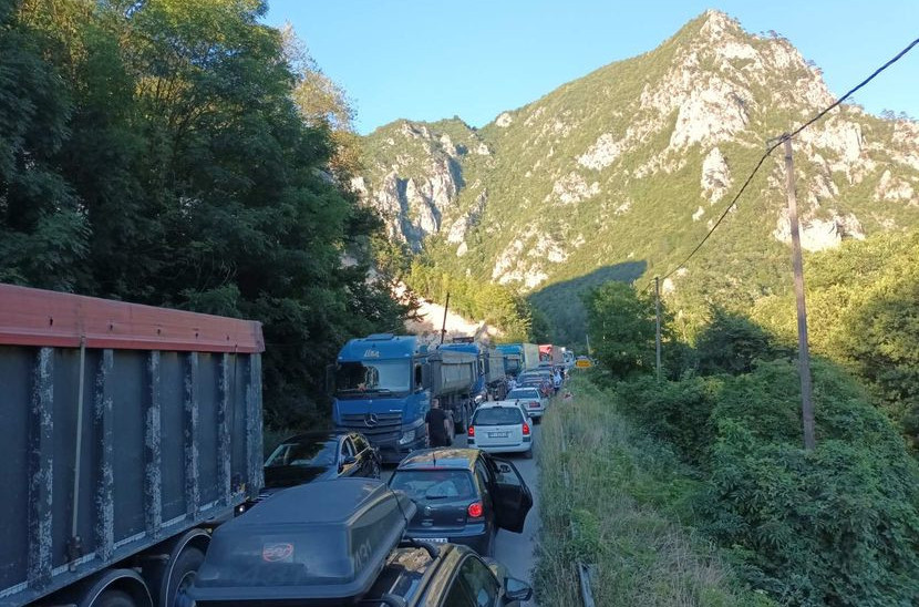 Kolaps na graničnom prelazu Gostun: Po dva sata čekanja u kilometarskoj koloni