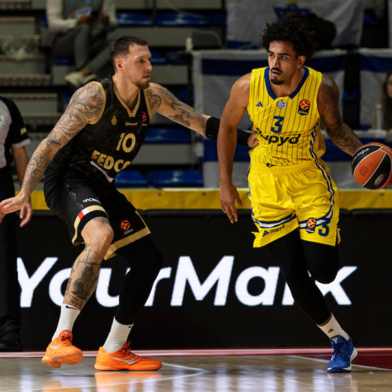 I Makabi "čerupa" Asvel