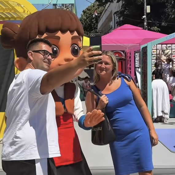 EXPO karavan doneo osmeh i dobru energiju u Kraljevo FOTO/VIDEO