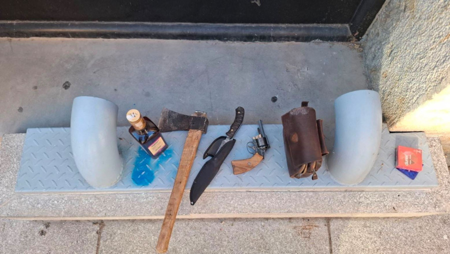 Incident u Kragujevcu; Pokušaj napada na pristalice SNS: Uhapšen muškarac sa hladnim oružjem FOTO/VIDEO