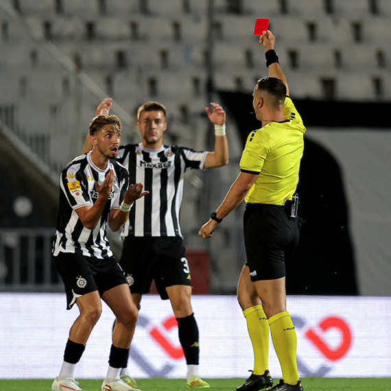 Šok u Humskoj – Partizan od 14' sa desetoricom!
