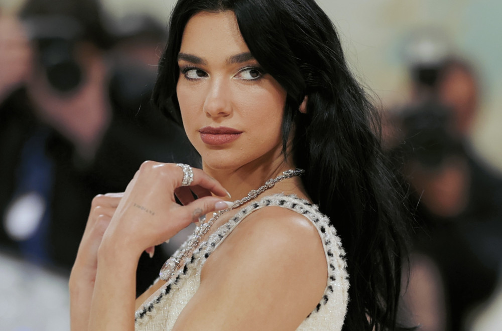 Zbog Dua Lipe gore mreže: Sad otima i pljeskavicu? VIDEO