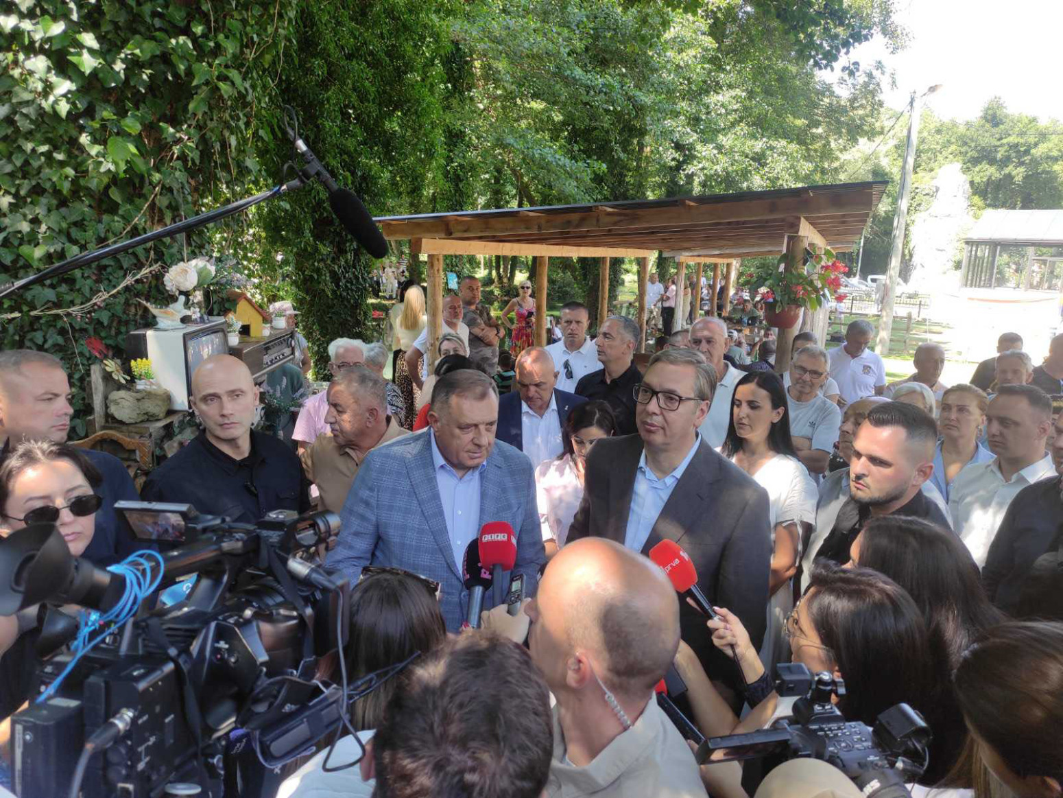 Vučić visits Janjske Otoke and Vodice; First Serbian President to visit the area; Serbia will help you