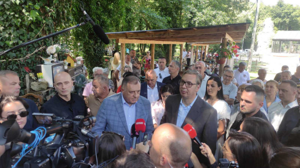Vučić visits Janjske Otoke and Vodice; First Serbian President to visit the area; "Serbia will help you"