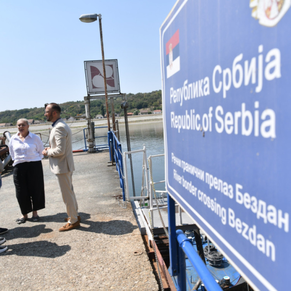 Država preduzima sve mere za bezbednu plovidbu: Četiri broda nasukana, posade zbrinute