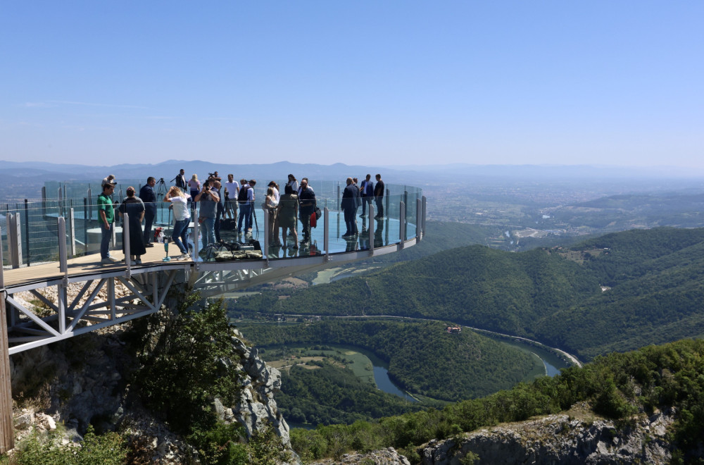 Vidikovac na Kablaru oduševio Srbiju: Više od 3.000 posetilaca tokom prvog vikenda FOTO