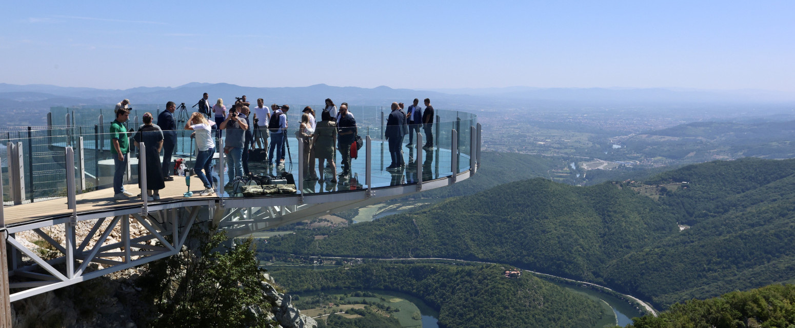 Vidikovac na Kablaru oduševio Srbiju: Više od 3.000 posetilaca tokom prvog vikenda FOTO