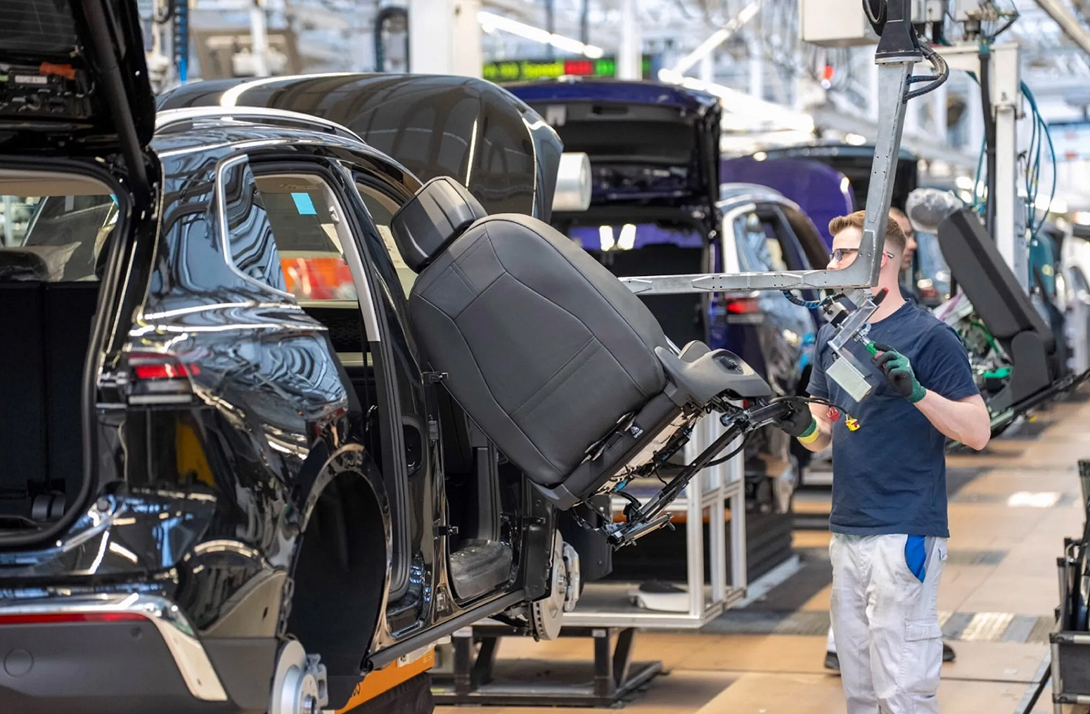 Volkswagen ima 60% više radnika od Toyote, a pravi manje automobila – evo i zašto