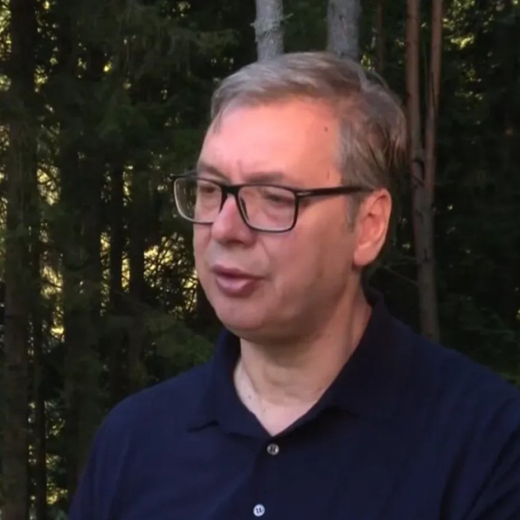 Vučić iz Mrkonjić Grada: "Samo zahvaljujući Republici Srpskoj, BiH nije priznala tzv. Kosovo"