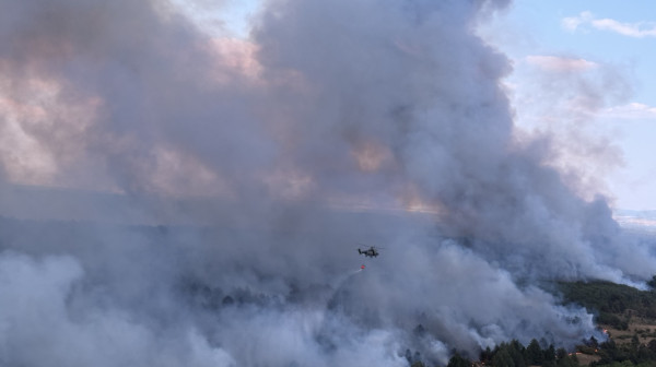 Požar na Stolovima još uvek nije lokalizovan, u Deliblatskoj peščari nema novih žarišta