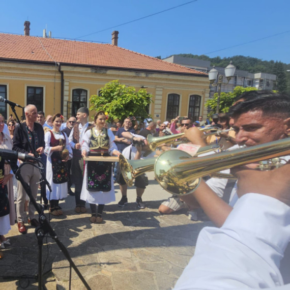 Guča je na nogama; Otvoren 65. Sabor trubača FOTO