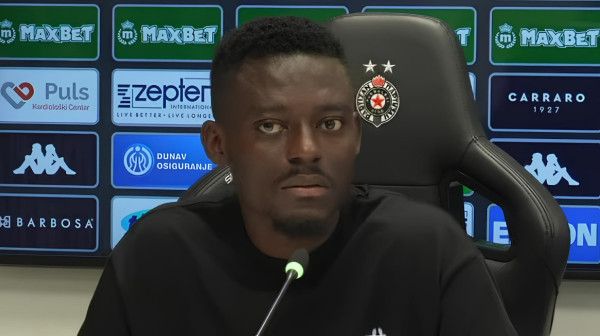 Baba već na promociji "zapalio" navijače: "Ovde sam da vratim Partizan gde pripada" VIDEO