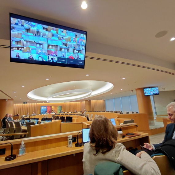 Uključila se na sastanak iz kupatila: Gradonačelnik video šta joj je iza leđa, usledila hit reakcija VIDEO