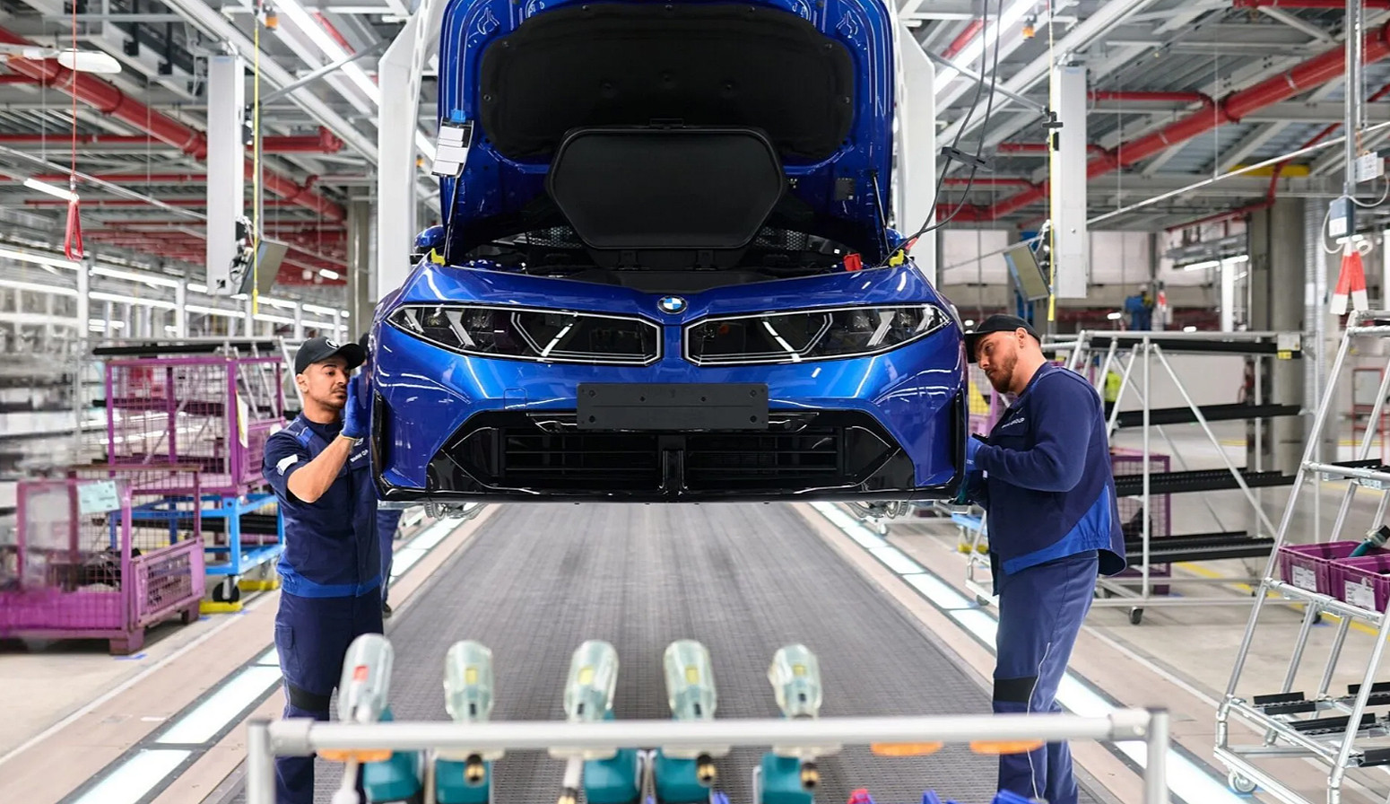 BMW krenuo u novu eru: Ovaj model ima domet preko 900 km i ozbiljno preti Tesli FOTO