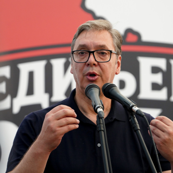 Vučić iz jugozapadne Srbije: "Važno je da slušamo šta ljudi imaju da kažu"; "Moramo da više gradimo i radimo"