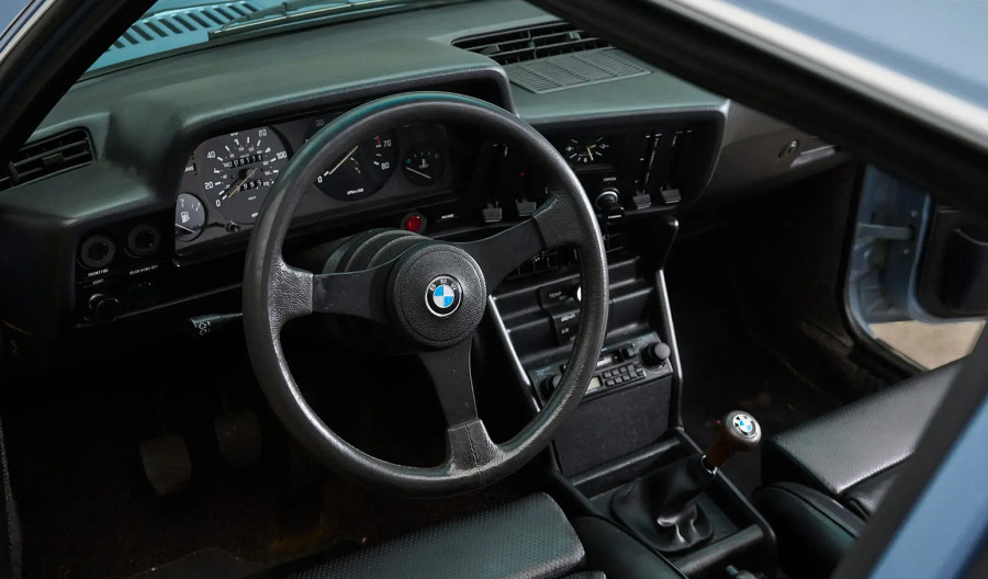 BMW iz 1977. prešao samo 14.500 km – izgleda kao da je upravo izašao iz salona FOTO
