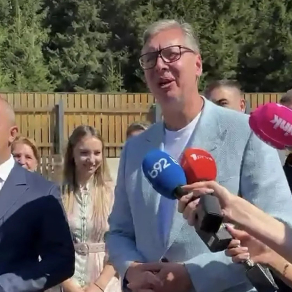 Vučić upozorio čelnike:  "Ne možemo da se pravimo da se ništa nije dogodilo"; "Imam preko 100 prijava"