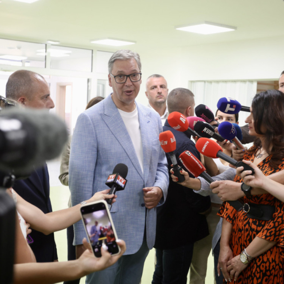 Vučić upozorio čelnike:  "Ne možemo da se pravimo da se ništa nije dogodilo"; "Imam preko 100 prijava"