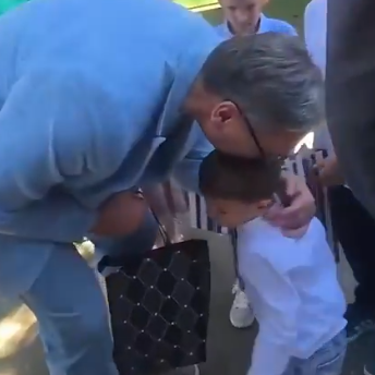 Emotivne scene u Prijepolju, dečak osvojio sve prisutne: "Tata, podigni me da vidim Vučića" VIDEO