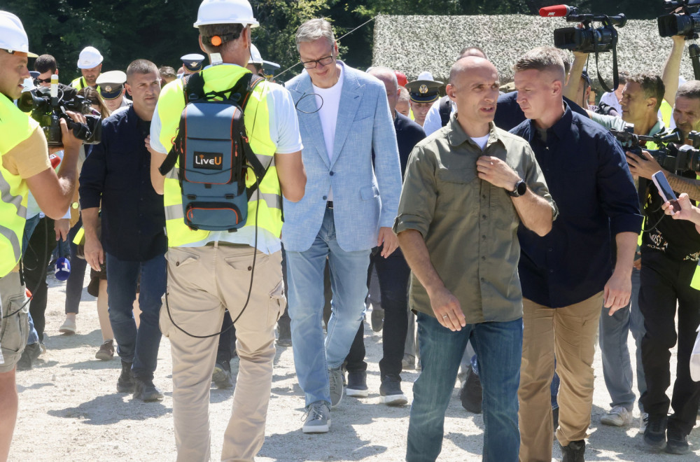 Vučić o fabrici dronova: "Prvo za našu vojsku, tržište za to postoji svuda u svetu"