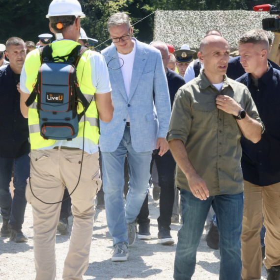 Vučić o fabrici dronova: "Prvo za našu vojsku, tržište za to postoji svuda u svetu"