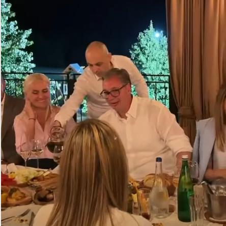 Vučić iz Kokinog Broda: "Ni na Braču, ni na Hvaru, Atini ili Bodrumu – ovde je najbolji provod" VIDEO