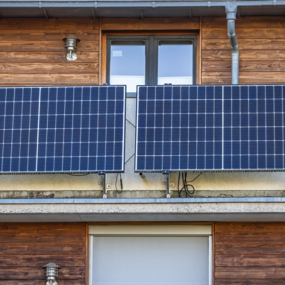 Novi solarni paneli menjaju pravila: Uključite ih u utičnicu i štedite na struji