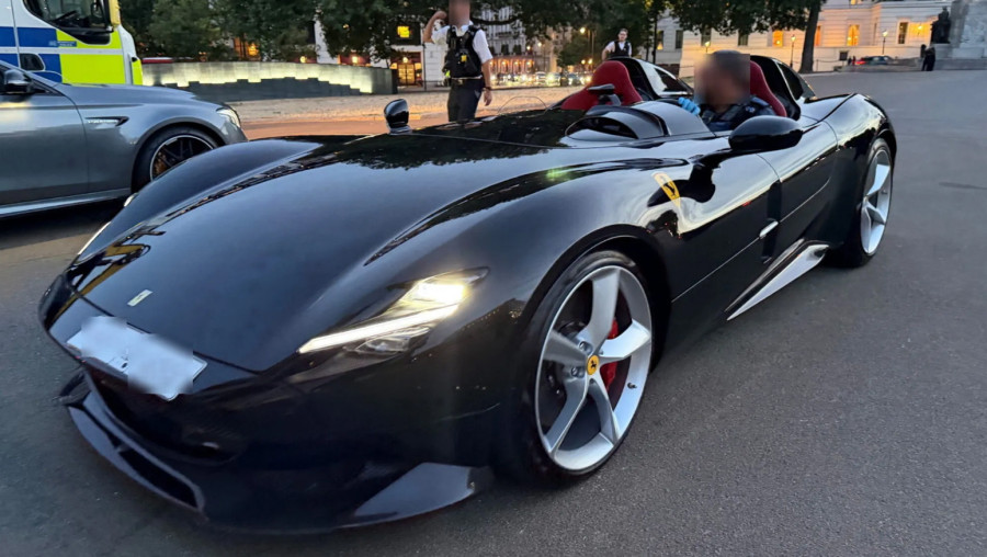 Velika racija u Londonu: Među 90 zaplenjenih automobila i Ferrari od 5 miliona dolara FOTO