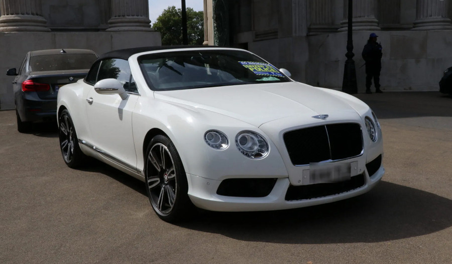 Velika racija u Londonu: Među 90 zaplenjenih automobila i Ferrari od 5 miliona dolara FOTO