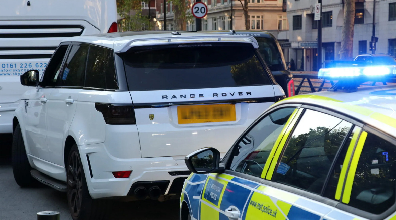 Velika racija u Londonu: Među 90 zaplenjenih automobila i Ferrari od 5 miliona dolara FOTO