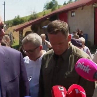Otac teško obolele devojčice se neizmerno zahvalio Vučiću; "Danas su mi rekli, lek je odobren"