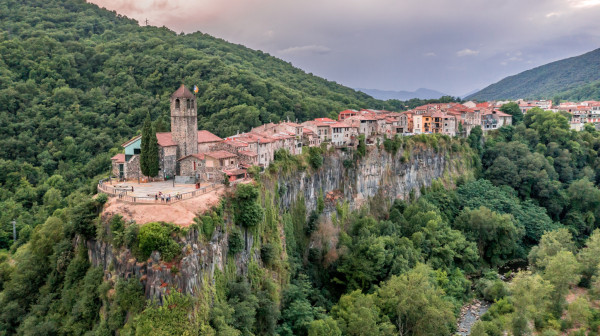 Kameni grad na ivici kanjona: Ovaj skriveni biser mnogi još uvek nisu otkrili FOTO