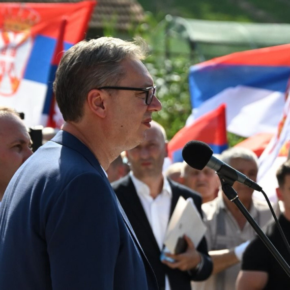 Vučić saopštio dobre vesti: "Neće biti gašenja fabrike, 'Milan Blagojević' će još dugo raditi"