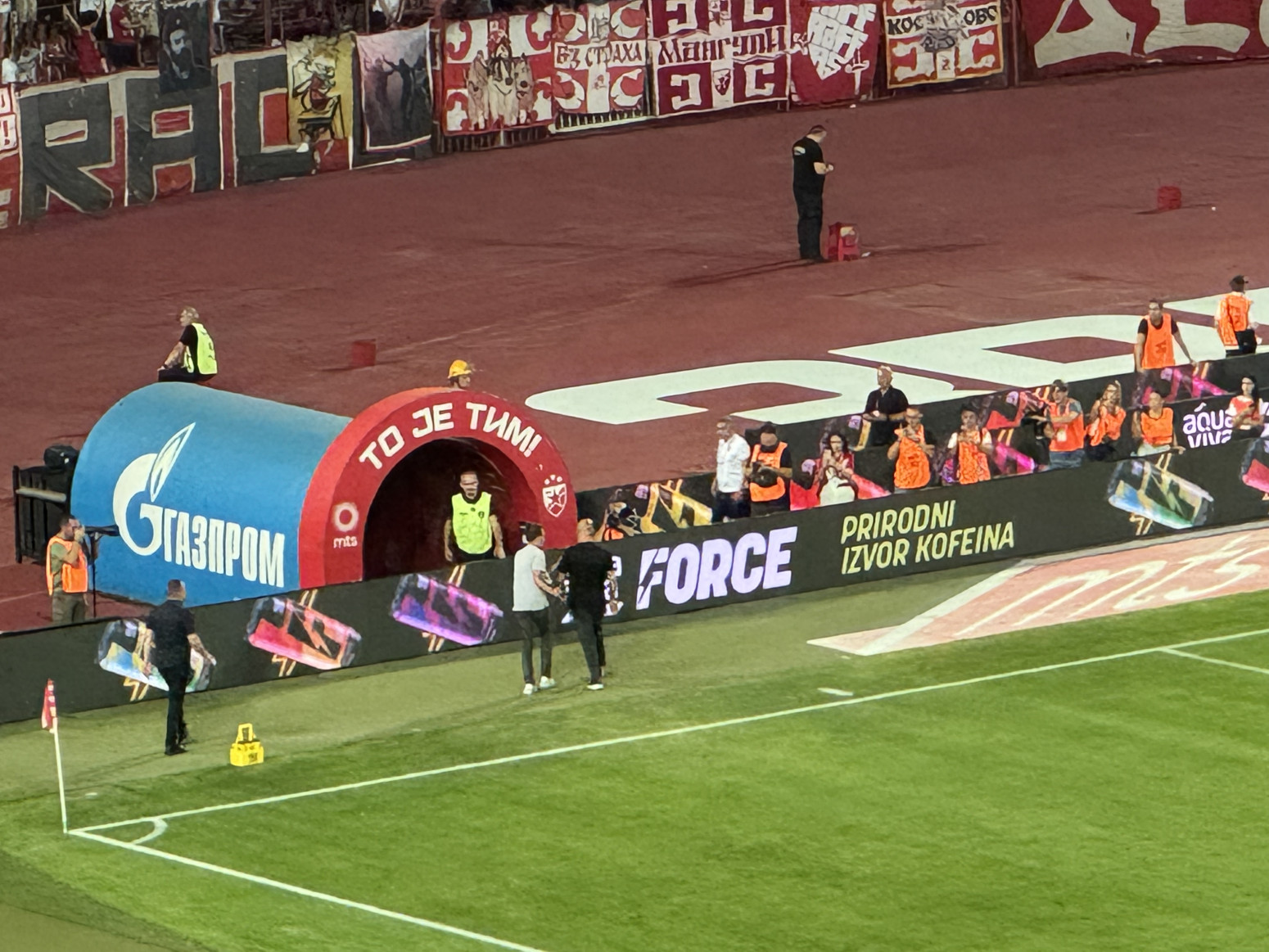 Stanković dobio crveni karton, pa se posvađao sa publikom! FOTO