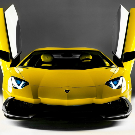 Nisu ih napravili samo zbog izgleda: Zašto Lamborghini ima čuvena "makazasta" vrata