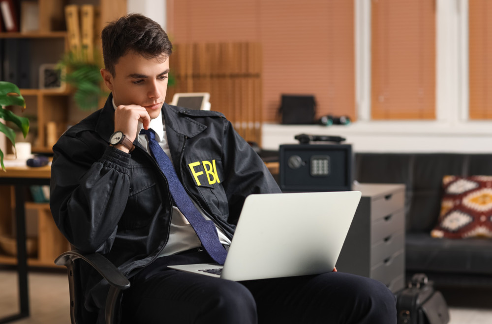 FBI objavio hitno upozorenje: Sajber-kriminalci upadaju na naloge i kradu intimne slike