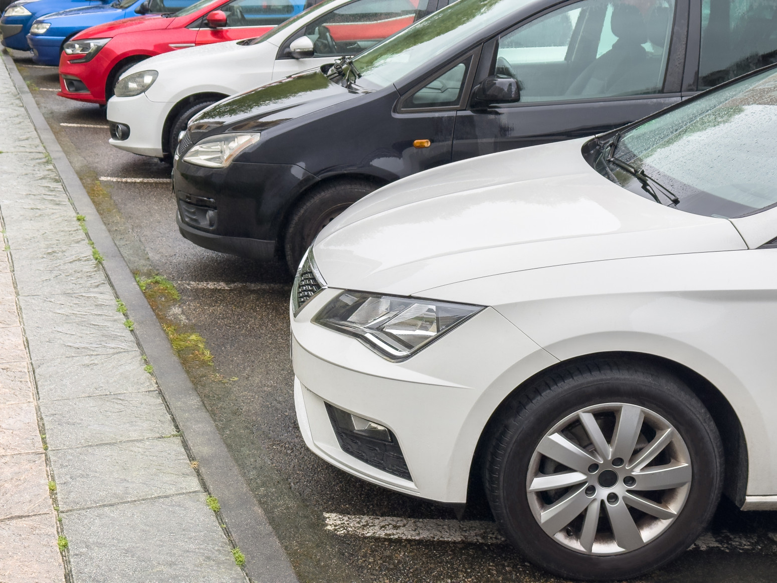 Veliki udar na novčanik: Ovi automobili najviše gube na vrednosti u Srbiji