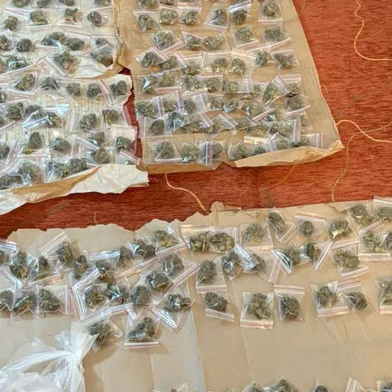 Policija upala u stan na Čukarici: Pronašli 659 paketića i oko tri kilograma droge
