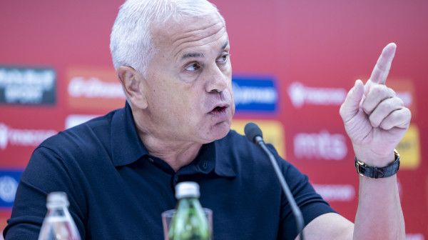 Terzić: "Nećemo se povući, izbori u decembru"; "Ostavka? Pa, gde ćeš?!"